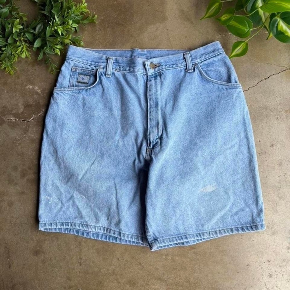 Vintage 90s women's wrangler Light wash denim shorts relaxed fit size 30"